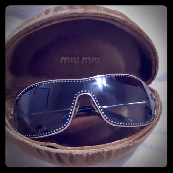 Glasses - Picture 1 of 3